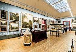 The most amazing thing about the place is that the entry fee of the gallery is free of cost for the visitors. The fee is only chargeable when the gall